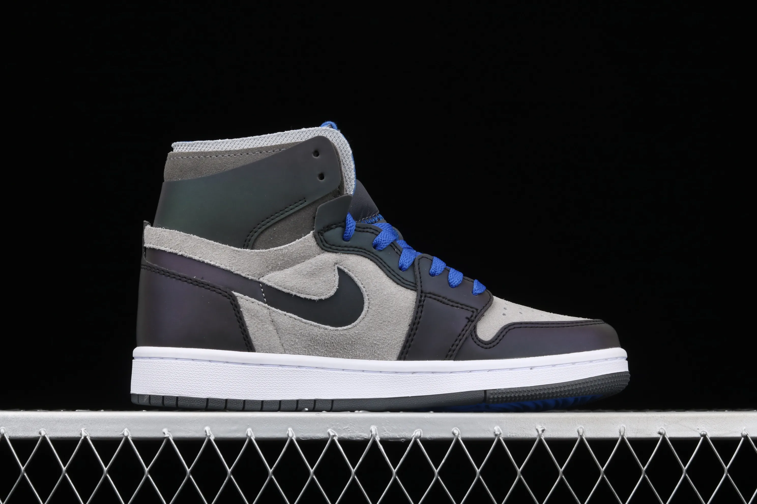 All Categories Air Jordan Jordan Series Basketball Shoes Air Jordan 1 High LPL x Air Jordan 1 Zoom Comfort "Iridescent" AJ1 Joe 1 Joint League of Legends Theme Basketball Shoes DD1453-001